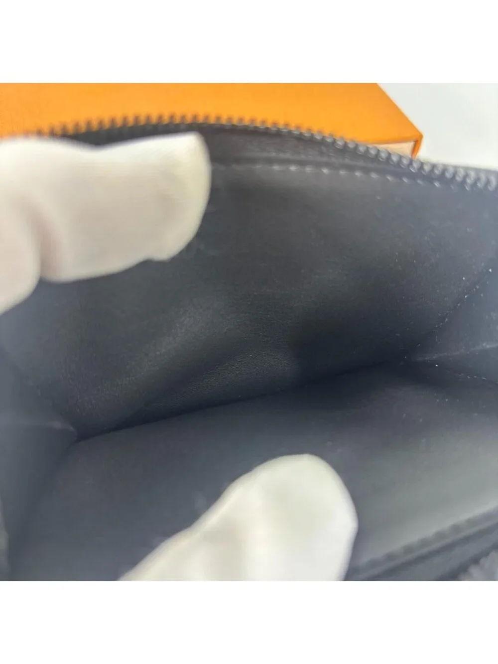 Louis Vuitton Portefeuille Pilot Trifold Wallet Taurillon